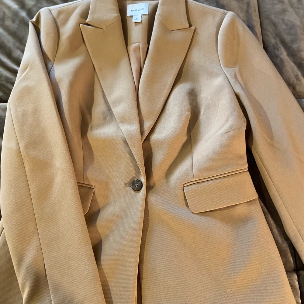 Nine West Camel Color Button Front Blazer Size 6 … - image 4